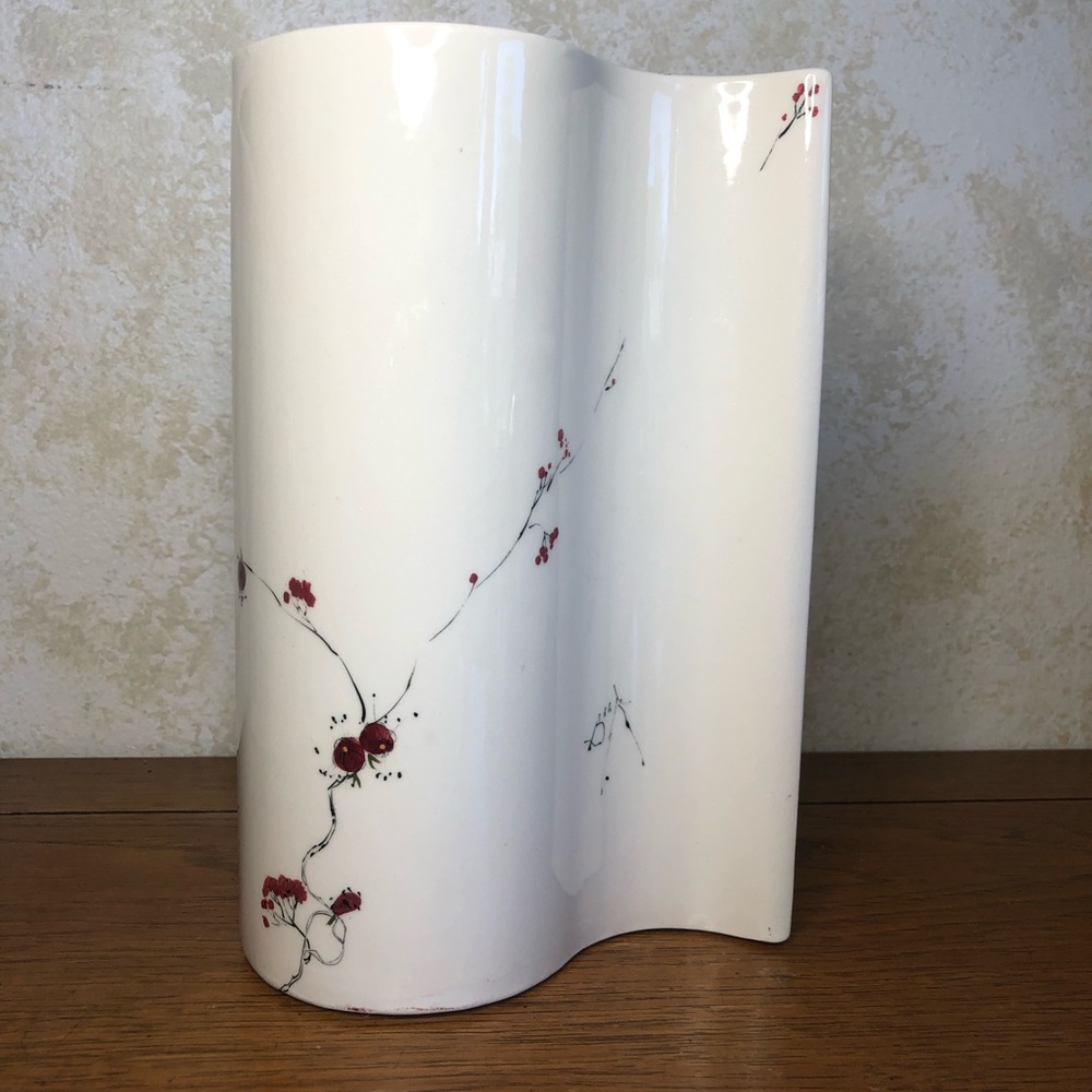 Signed B. Baatz hand painted ribbon vase